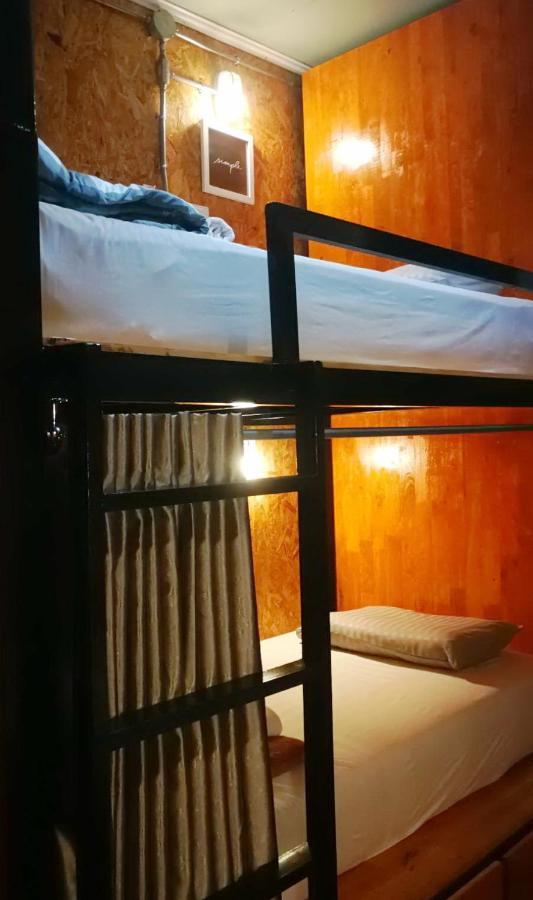 Aenguy Hostel Sukhothai Bagian luar foto