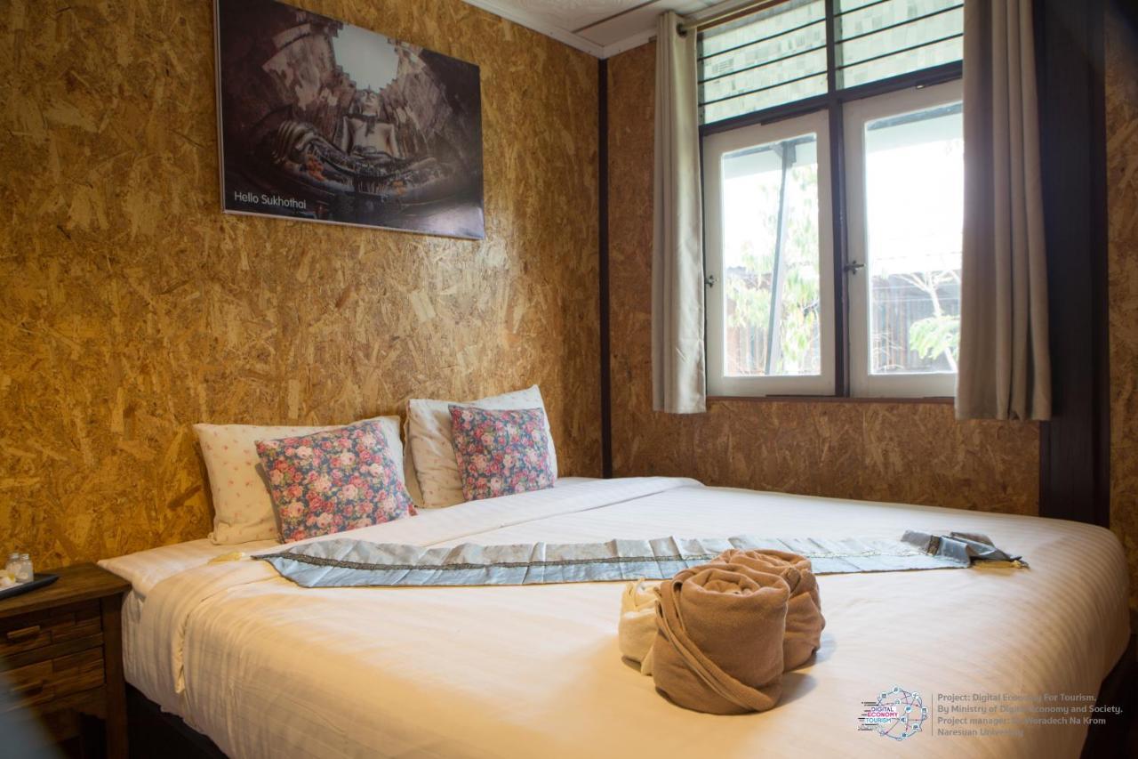 Aenguy Hostel Sukhothai Bagian luar foto
