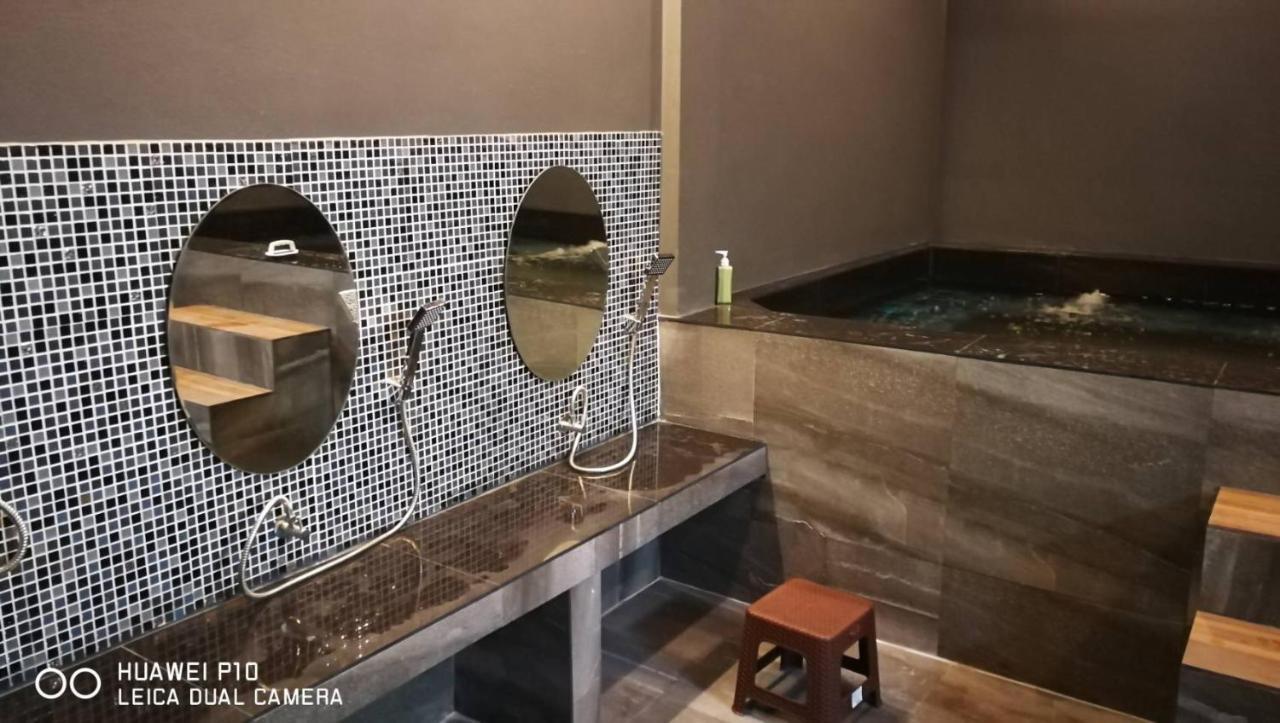 Aenguy Hostel Sukhothai Bagian luar foto