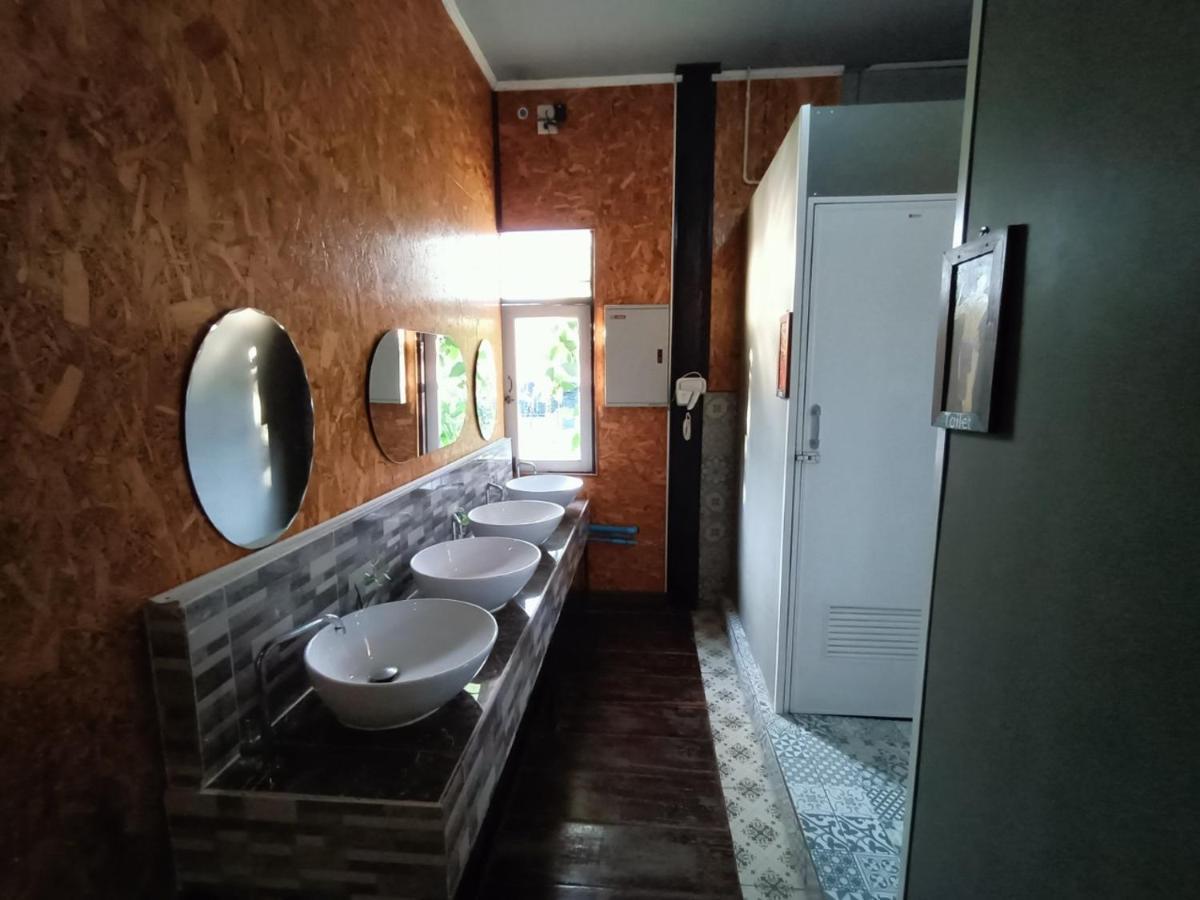 Aenguy Hostel Sukhothai Bagian luar foto